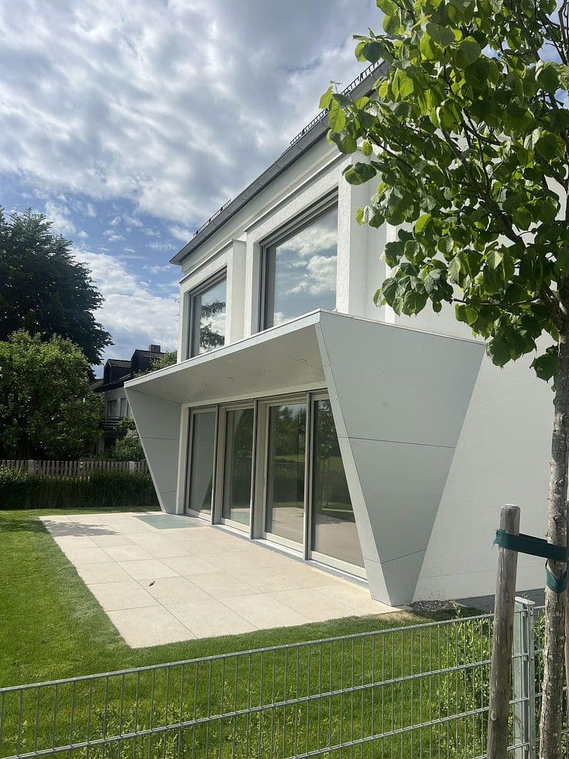 Predaj domu 218 m², pozemek 490 m², München, Bavorsko Predaj domu 218 m², pozemek 490 m², München, Bavorsko