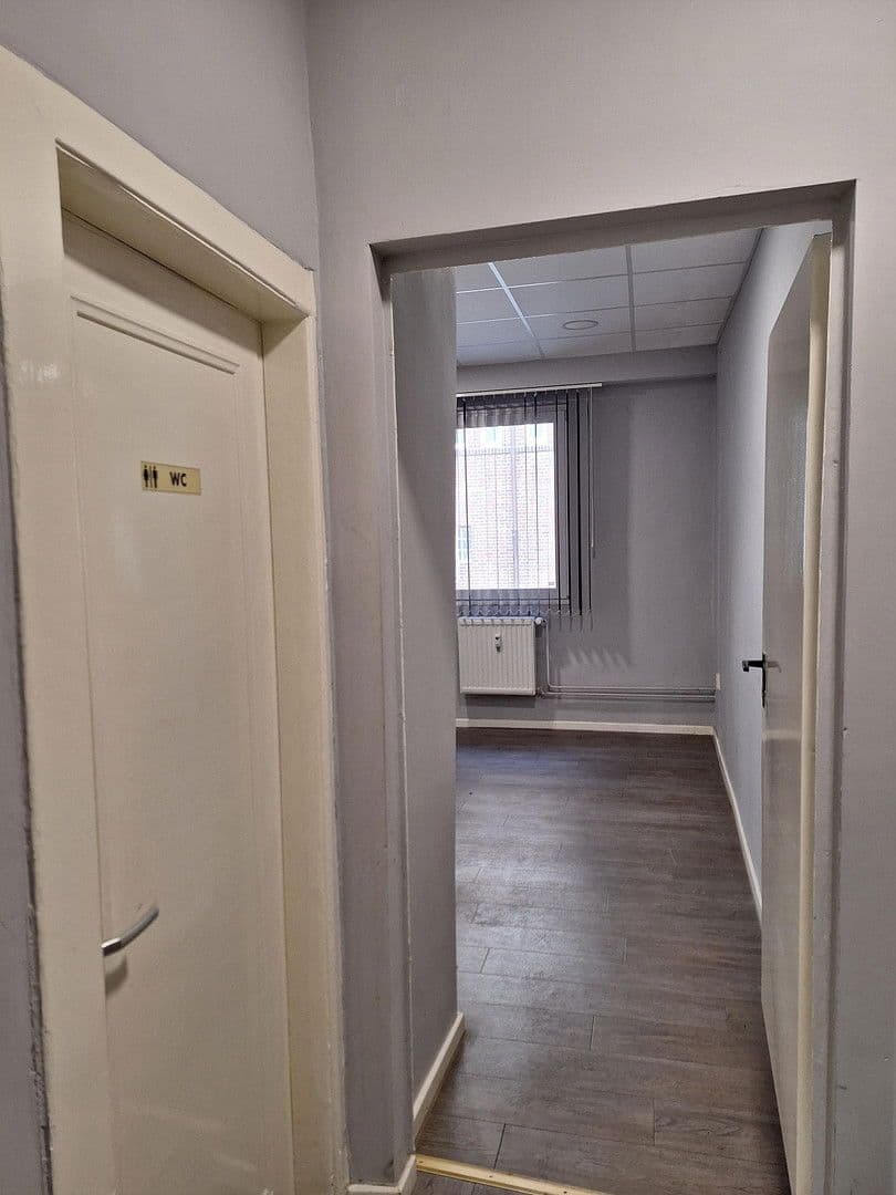 Prenájom nebytového priestoru 184 m², Horner Landstr. 136 A, Hamburg, Hamburg Prenájom nebytového priestoru 184 m², Horner Landstr. 136 A, Hamburg, Hamburg