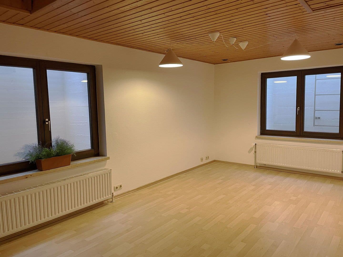 Prenájom domu 130 m², pozemek 359 m², München, Bavorsko Prenájom domu 130 m², pozemek 359 m², München, Bavorsko