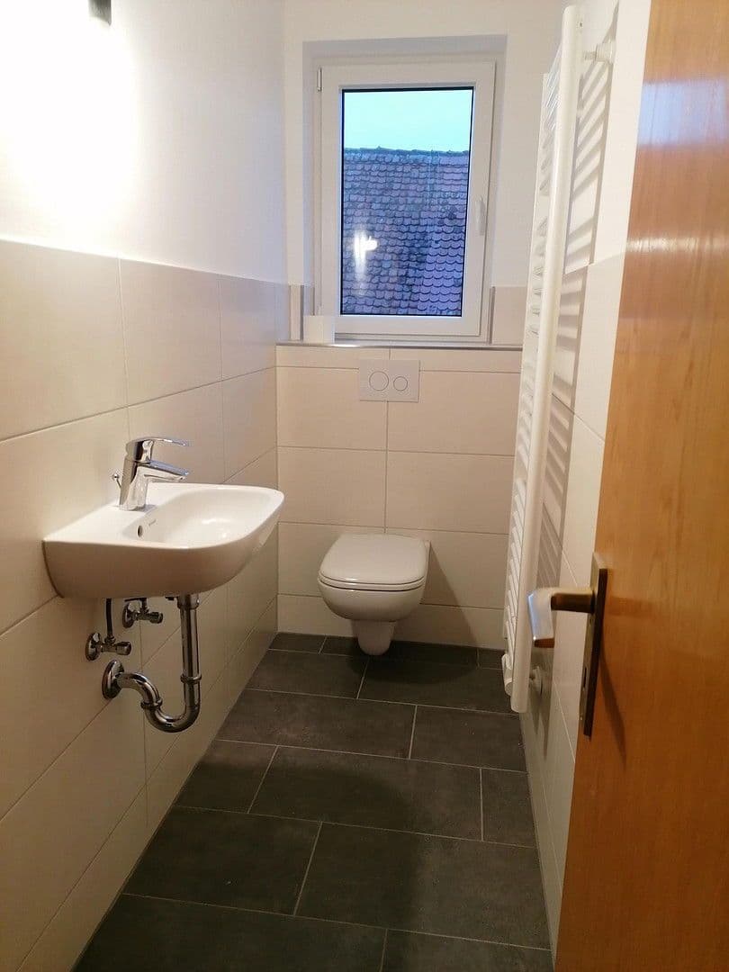 Prenájom bytu 4-izbový 115 m², Adelshofen, Bavorsko Prenájom bytu 4-izbový 115 m², Adelshofen, Bavorsko