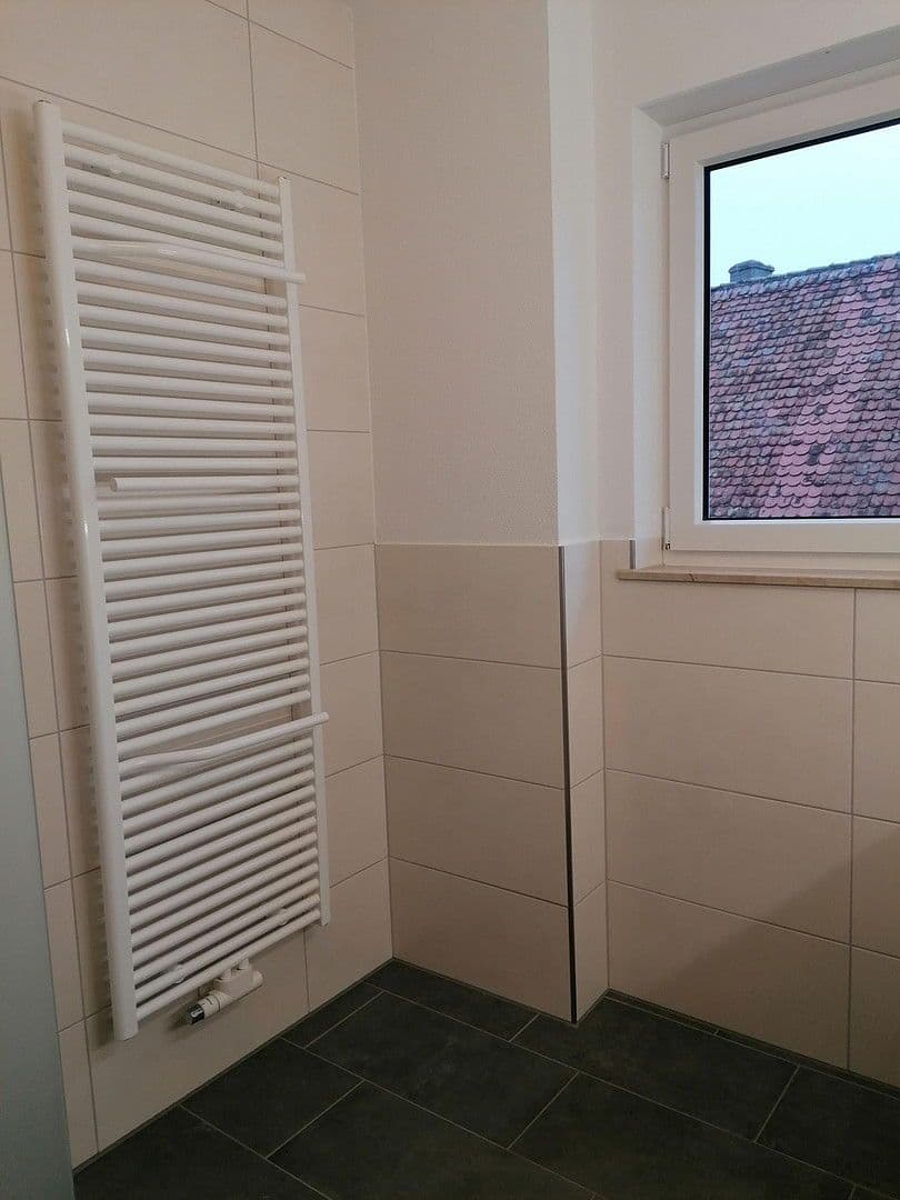 Prenájom bytu 4-izbový 115 m², Adelshofen, Bavorsko Prenájom bytu 4-izbový 115 m², Adelshofen, Bavorsko