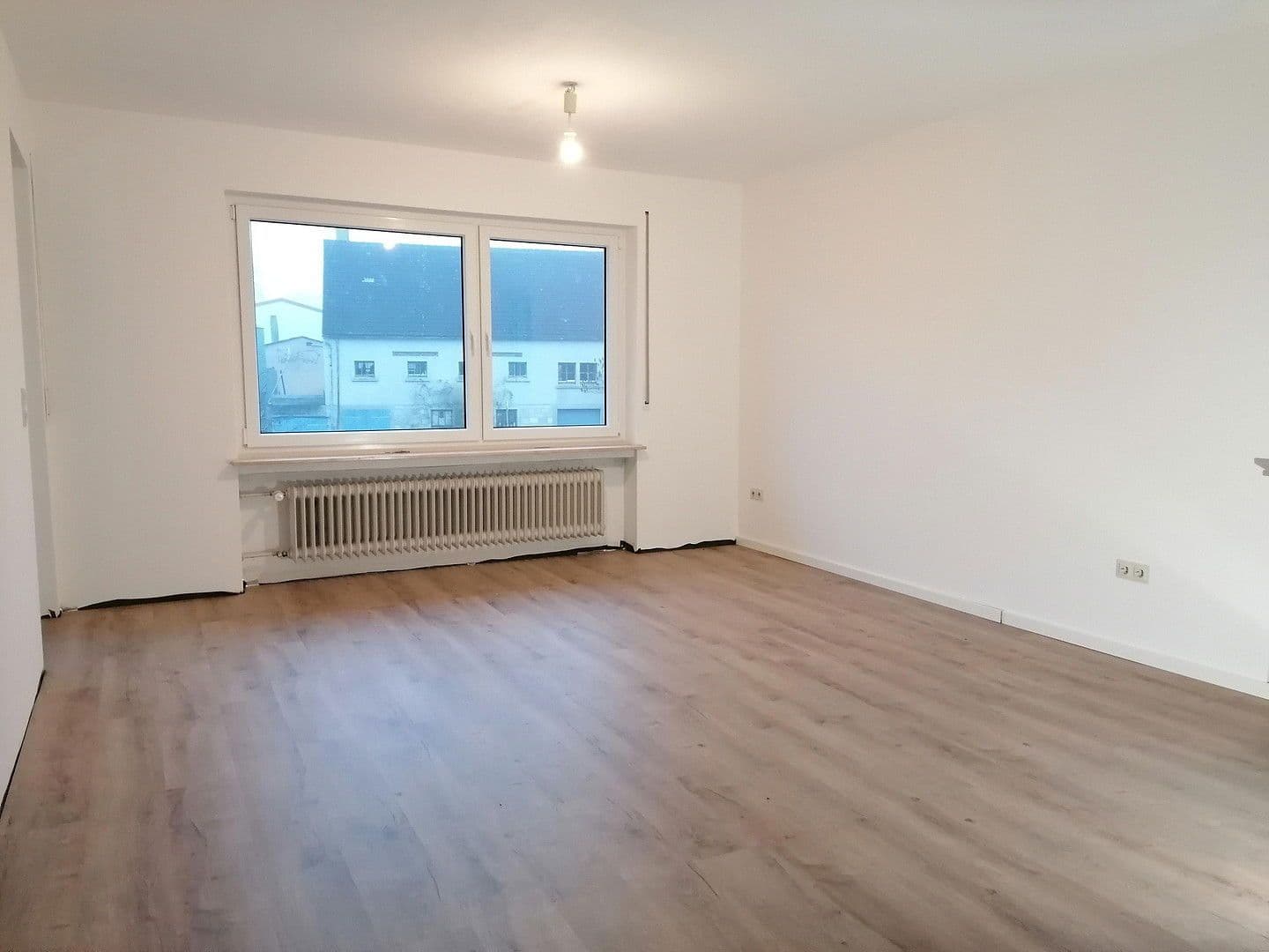 Prenájom bytu 4-izbový 115 m², Adelshofen, Bavorsko Prenájom bytu 4-izbový 115 m², Adelshofen, Bavorsko