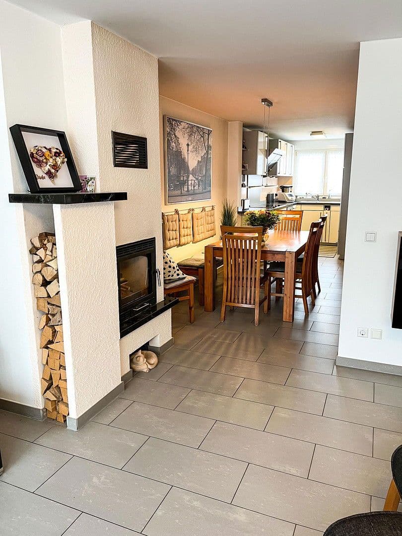 Predaj domu 149 m², pozemek 125 m², Freiberg am Neckar, Bádensko-Wurttembersko Predaj domu 149 m², pozemek 125 m², Freiberg am Neckar, Bádensko-Wurttembersko