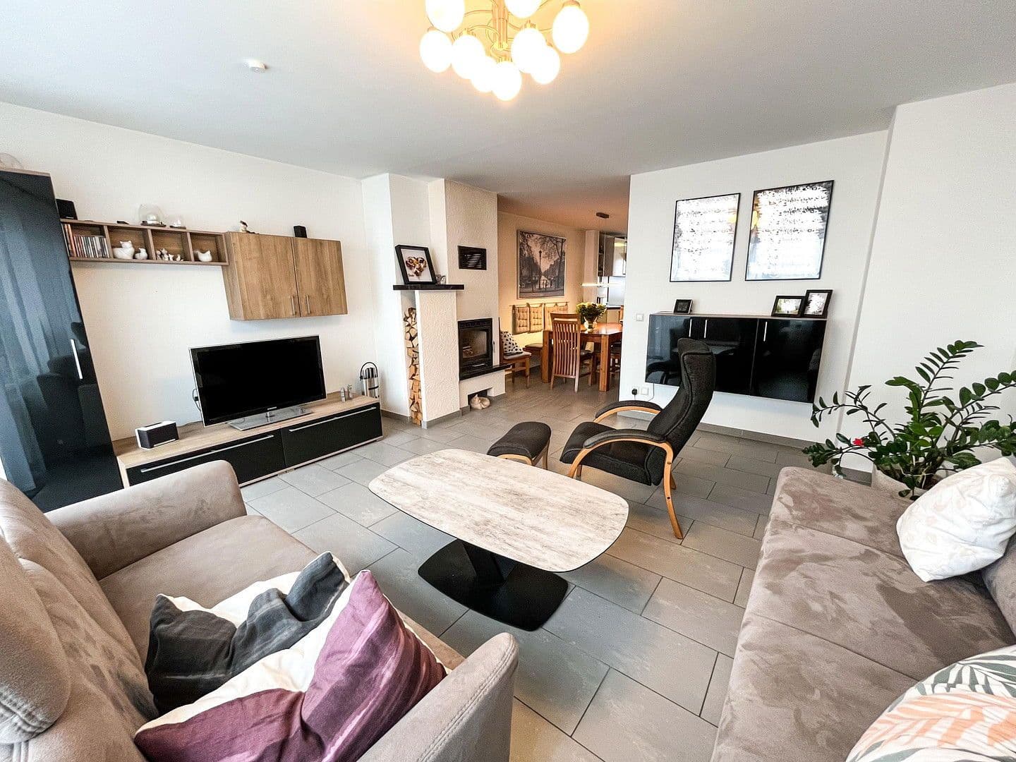 Predaj domu 149 m², pozemek 125 m², Freiberg am Neckar, Bádensko-Wurttembersko Predaj domu 149 m², pozemek 125 m², Freiberg am Neckar, Bádensko-Wurttembersko