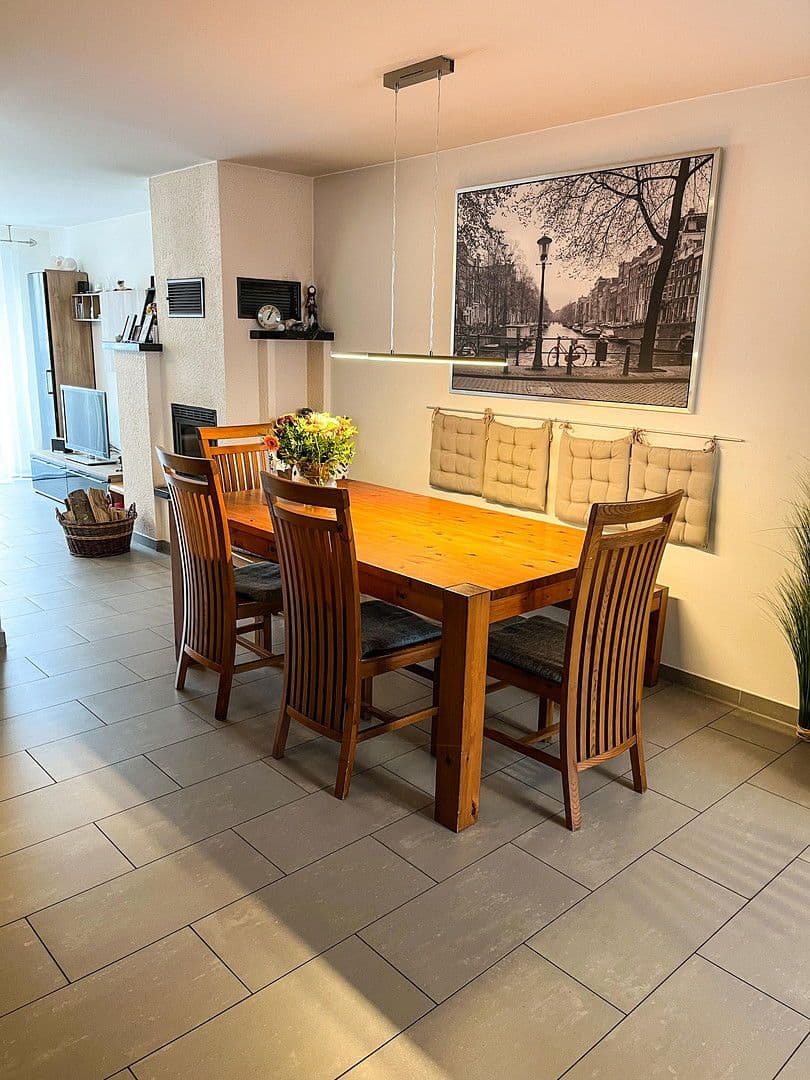 Predaj domu 149 m², pozemek 125 m², Freiberg am Neckar, Bádensko-Wurttembersko Predaj domu 149 m², pozemek 125 m², Freiberg am Neckar, Bádensko-Wurttembersko