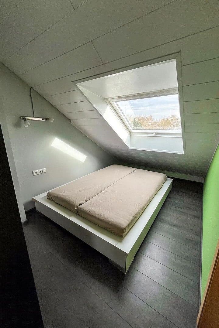 Predaj domu 149 m², pozemek 125 m², Freiberg am Neckar, Bádensko-Wurttembersko Predaj domu 149 m², pozemek 125 m², Freiberg am Neckar, Bádensko-Wurttembersko