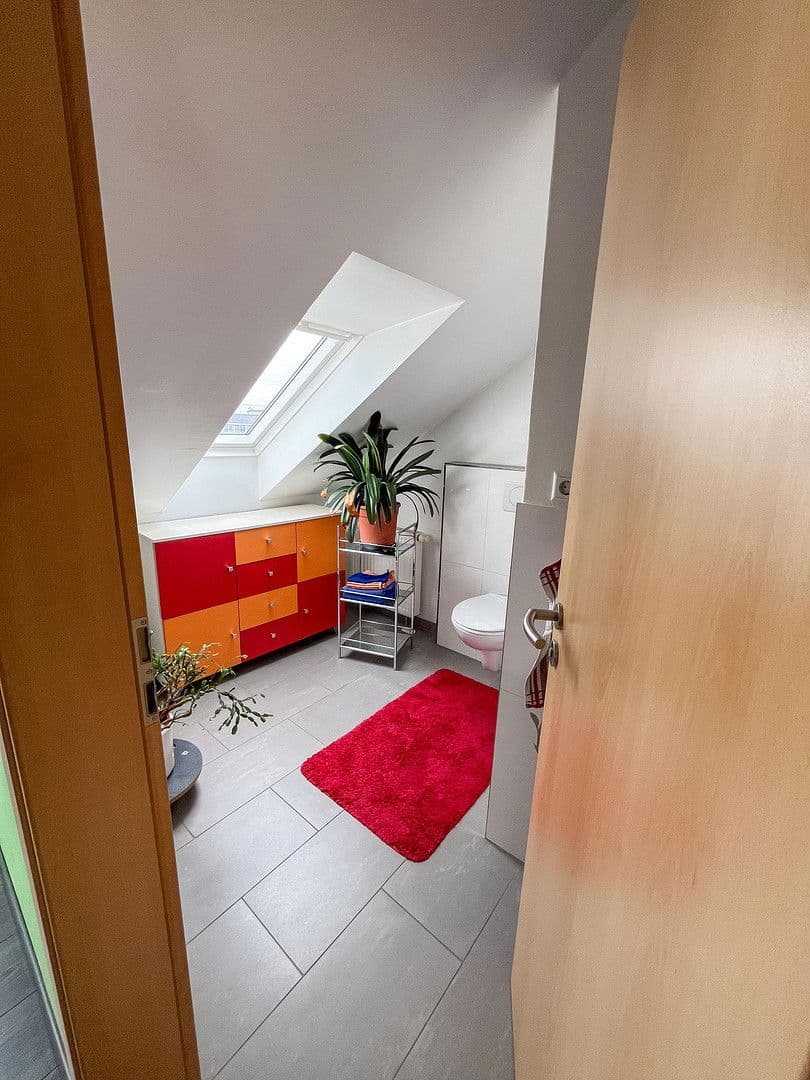 Predaj domu 149 m², pozemek 125 m², Freiberg am Neckar, Bádensko-Wurttembersko Predaj domu 149 m², pozemek 125 m², Freiberg am Neckar, Bádensko-Wurttembersko