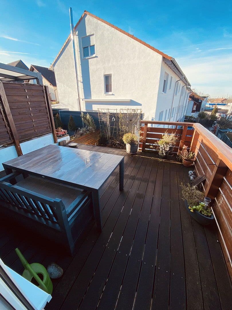 Predaj domu 149 m², pozemek 125 m², Freiberg am Neckar, Bádensko-Wurttembersko Predaj domu 149 m², pozemek 125 m², Freiberg am Neckar, Bádensko-Wurttembersko