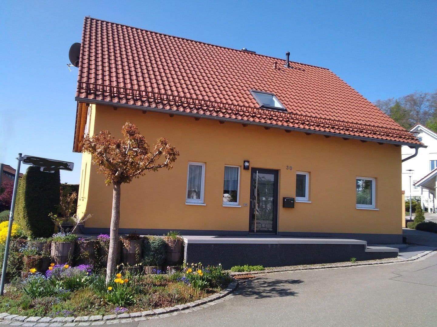 Predaj domu 141 m², pozemek 380 m², Bad Schussenried, Bádensko-Wurttembersko Predaj domu 141 m², pozemek 380 m², Bad Schussenried, Bádensko-Wurttembersko