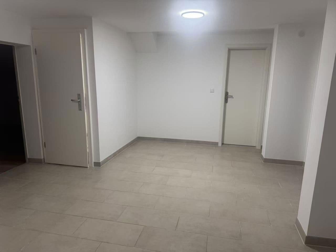 Prenájom bytu 3-izbový 75 m², Dreieich, Hesensko Prenájom bytu 3-izbový 75 m², Dreieich, Hesensko