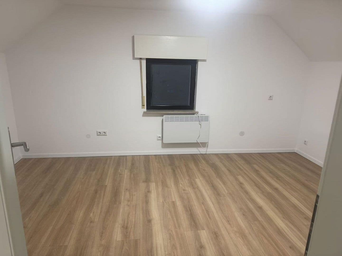 Prenájom bytu 3-izbový 75 m², Dreieich, Hesensko Prenájom bytu 3-izbový 75 m², Dreieich, Hesensko