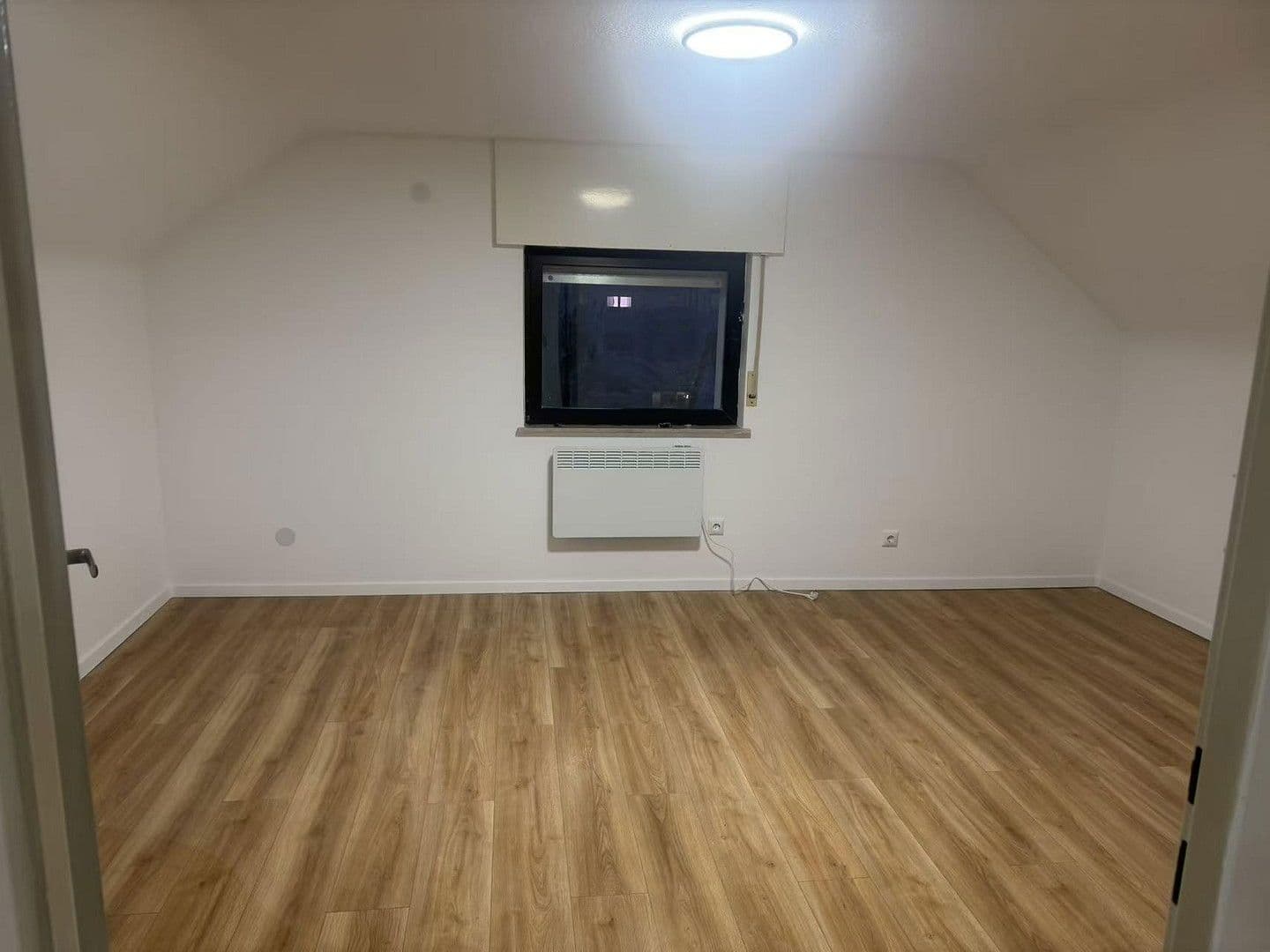 Prenájom bytu 3-izbový 75 m², Dreieich, Hesensko Prenájom bytu 3-izbový 75 m², Dreieich, Hesensko