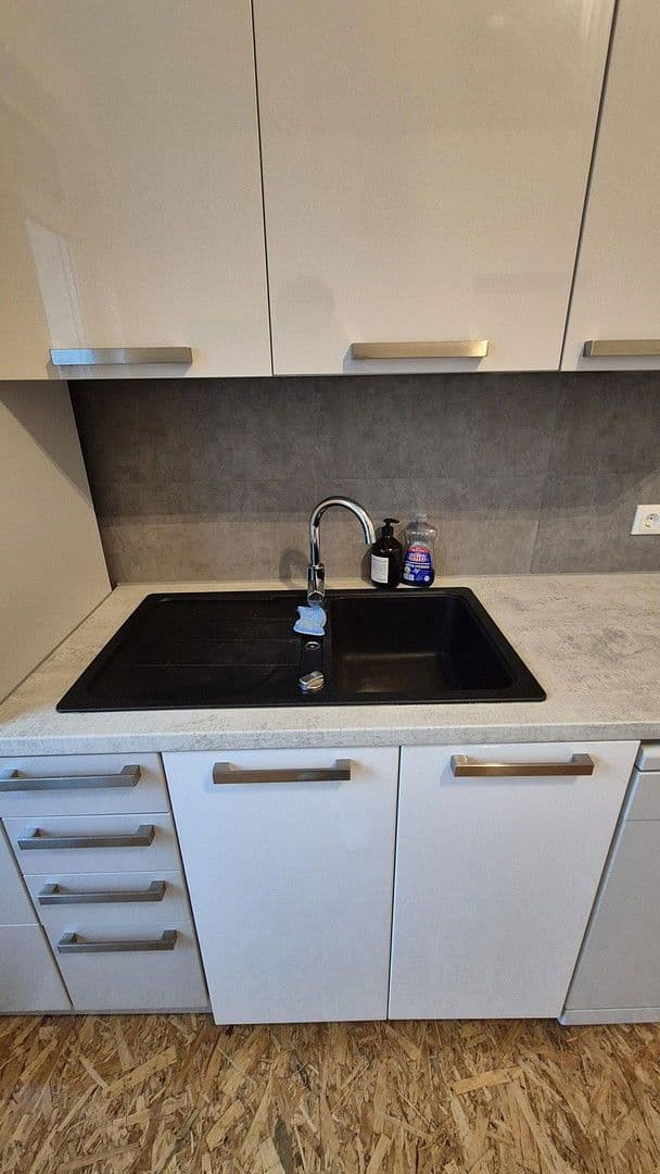 Prenájom bytu 3-izbový 105 m², Worms, Porýnie-Falcko Prenájom bytu 3-izbový 105 m², Worms, Porýnie-Falcko