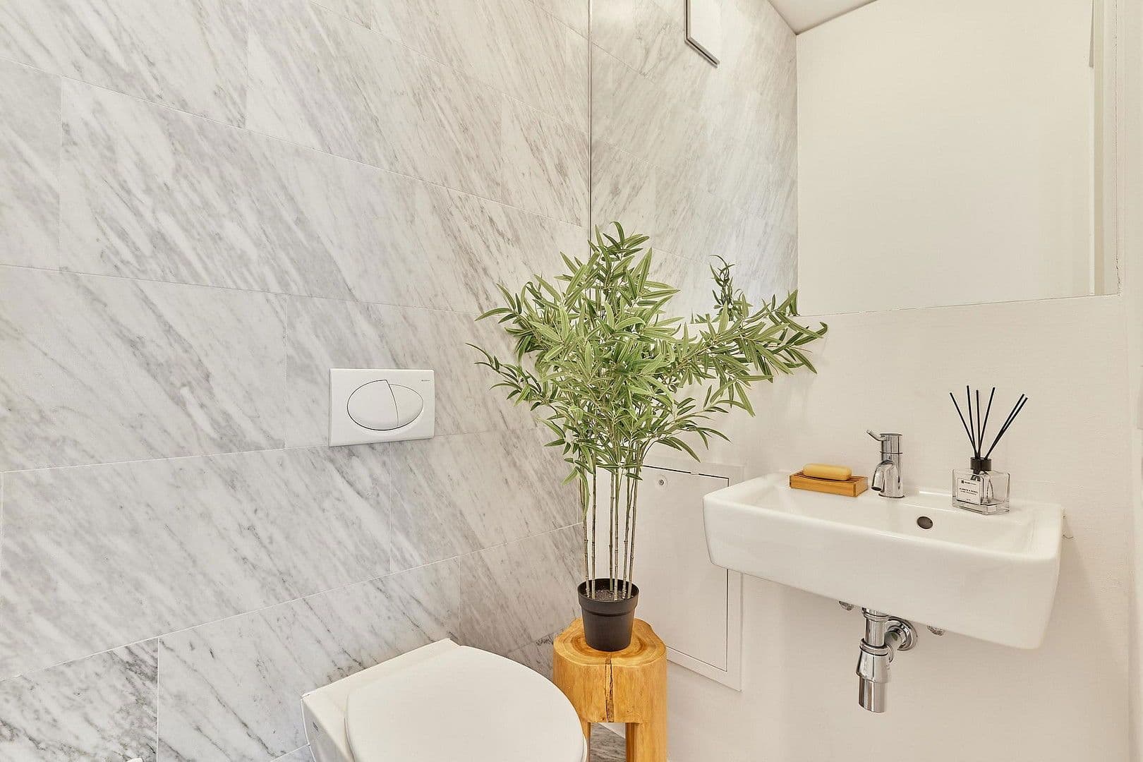 Prenájom bytu 4-izbový 128 m², Zum Gipelhof 5, Frankfurt Sachsenhausen - Nord, Hesensko Prenájom bytu 4-izbový 128 m², Zum Gipelhof 5, Frankfurt Sachsenhausen - Nord, Hesensko