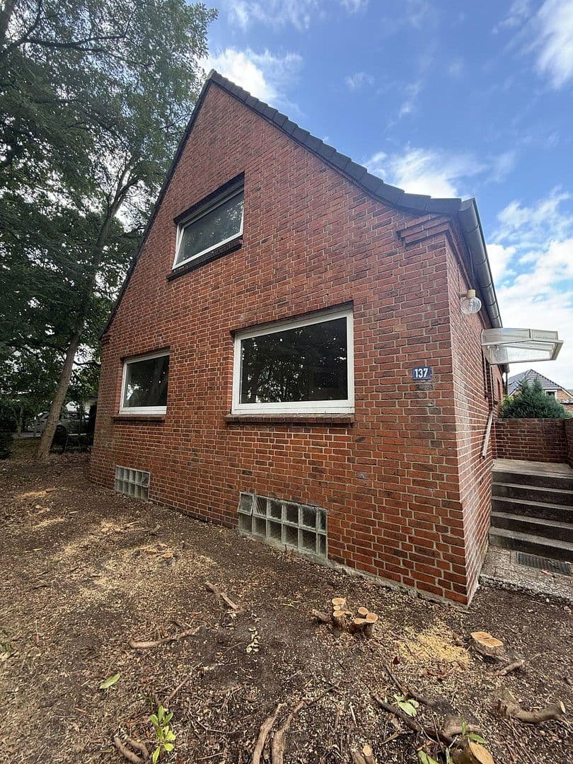 Predaj domu 90 m², pozemek 711 m², Am Ochsenzoll 137, Norderstedt, Šlezvicko-Holštajnsko Predaj domu 90 m², pozemek 711 m², Am Ochsenzoll 137, Norderstedt, Šlezvicko-Holštajnsko