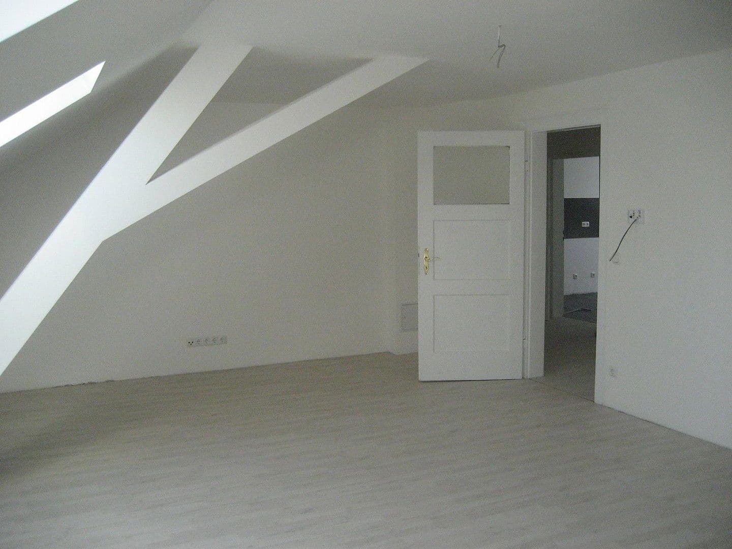 Predaj domu 434 m², pozemek 362 m², Viersener Staße 116, Mönchengladbach, Severné Porýnie - Westfálsko Predaj domu 434 m², pozemek 362 m², Viersener Staße 116, Mönchengladbach, Severné Porýnie - Westfálsko