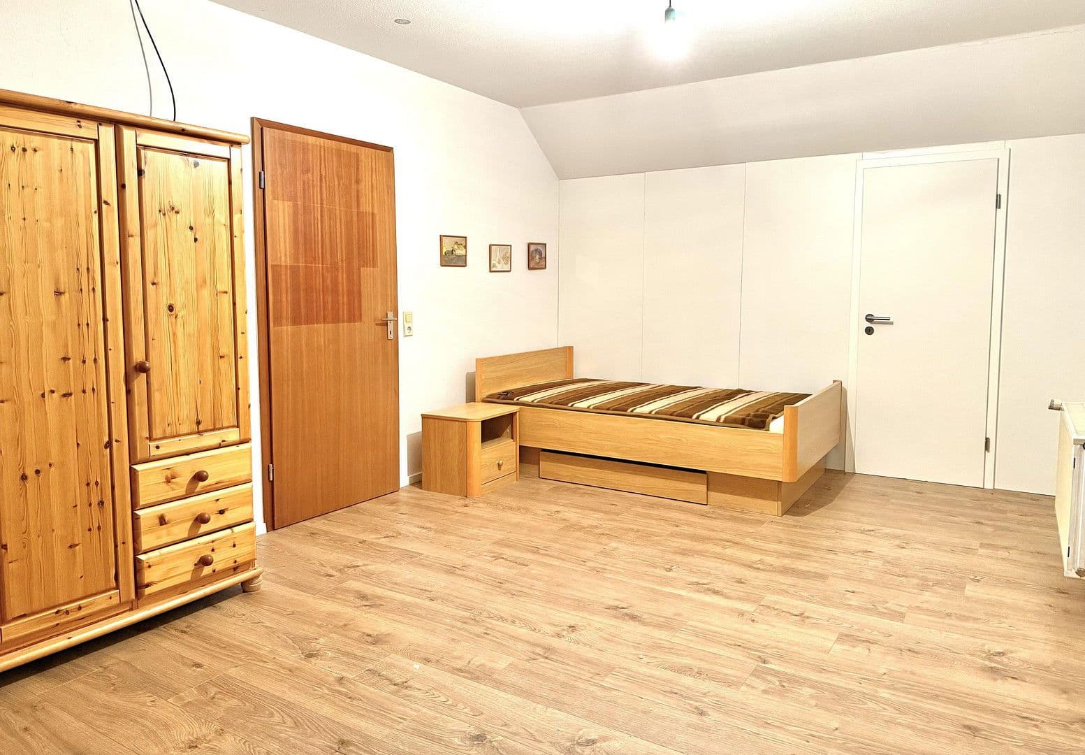Predaj domu 168 m², pozemek 533 m², Bad Bergzabern, Porýnie-Falcko Predaj domu 168 m², pozemek 533 m², Bad Bergzabern, Porýnie-Falcko