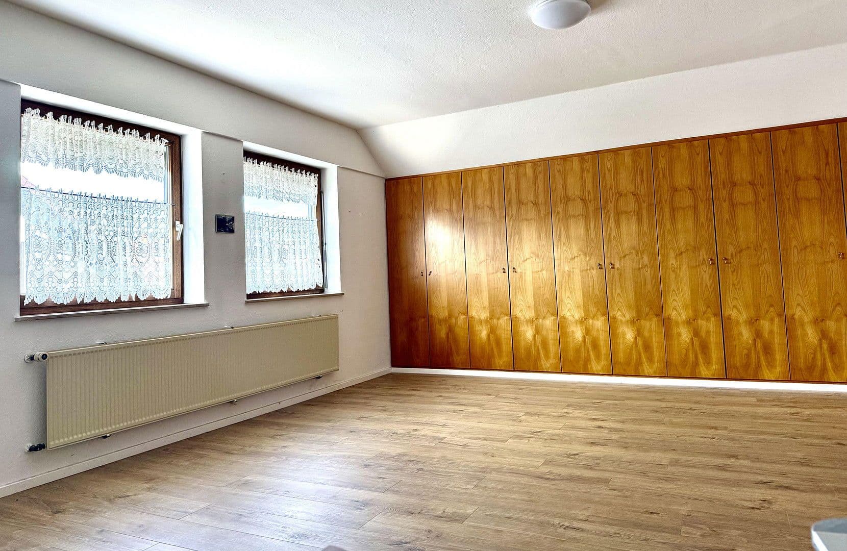 Predaj domu 168 m², pozemek 533 m², Bad Bergzabern, Porýnie-Falcko Predaj domu 168 m², pozemek 533 m², Bad Bergzabern, Porýnie-Falcko