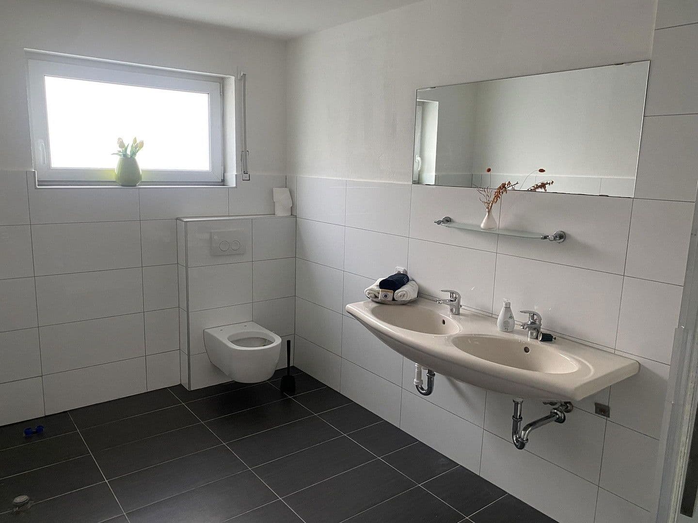 Predaj domu 210 m², pozemek 402 m², Gau-Bischofsheim, Porýnie-Falcko Predaj domu 210 m², pozemek 402 m², Gau-Bischofsheim, Porýnie-Falcko