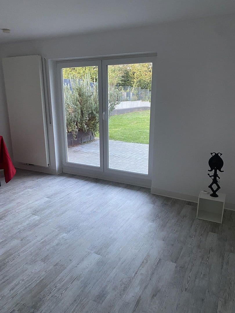 Predaj domu 210 m², pozemek 402 m², Gau-Bischofsheim, Porýnie-Falcko Predaj domu 210 m², pozemek 402 m², Gau-Bischofsheim, Porýnie-Falcko