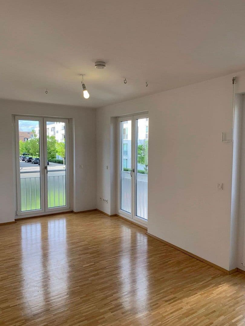 Prenájom bytu 3-izbový 100 m², Margit-Schramm-Straße 8,, München, Bavorsko Prenájom bytu 3-izbový 100 m², Margit-Schramm-Straße 8,, München, Bavorsko