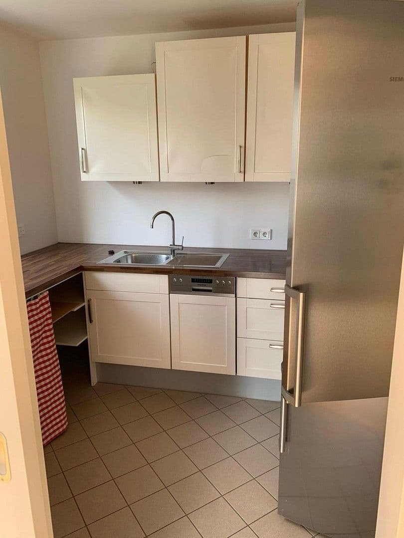 Prenájom bytu 3-izbový 100 m², Margit-Schramm-Straße 8,, München, Bavorsko Prenájom bytu 3-izbový 100 m², Margit-Schramm-Straße 8,, München, Bavorsko