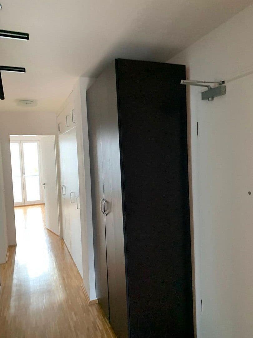 Prenájom bytu 3-izbový 100 m², Margit-Schramm-Straße 8,, München, Bavorsko Prenájom bytu 3-izbový 100 m², Margit-Schramm-Straße 8,, München, Bavorsko