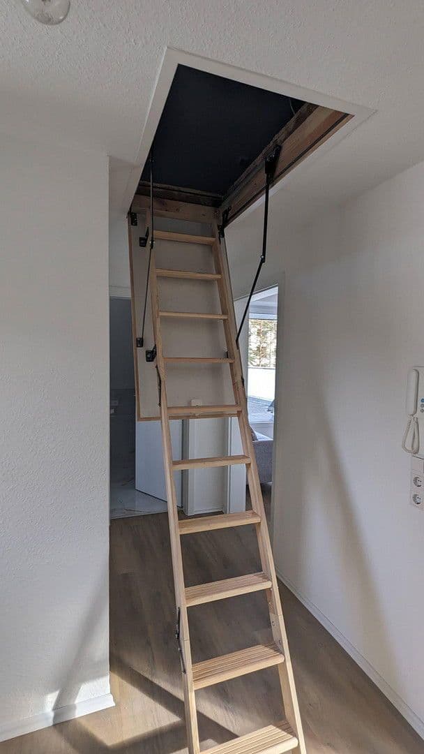 Prenájom bytu 2-izbový 50 m², Stuttgart, Bádensko-Wurttembersko Prenájom bytu 2-izbový 50 m², Stuttgart, Bádensko-Wurttembersko