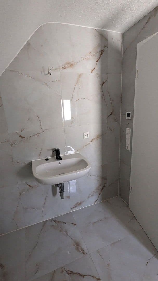 Prenájom bytu 2-izbový 50 m², Stuttgart, Bádensko-Wurttembersko Prenájom bytu 2-izbový 50 m², Stuttgart, Bádensko-Wurttembersko