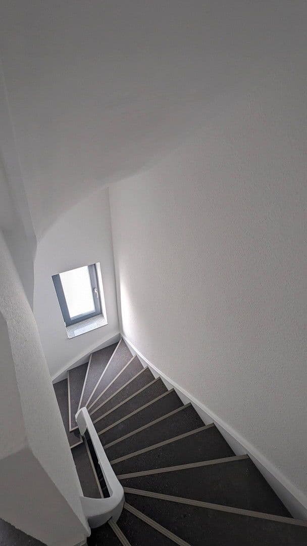 Prenájom bytu 2-izbový 50 m², Stuttgart, Bádensko-Wurttembersko Prenájom bytu 2-izbový 50 m², Stuttgart, Bádensko-Wurttembersko