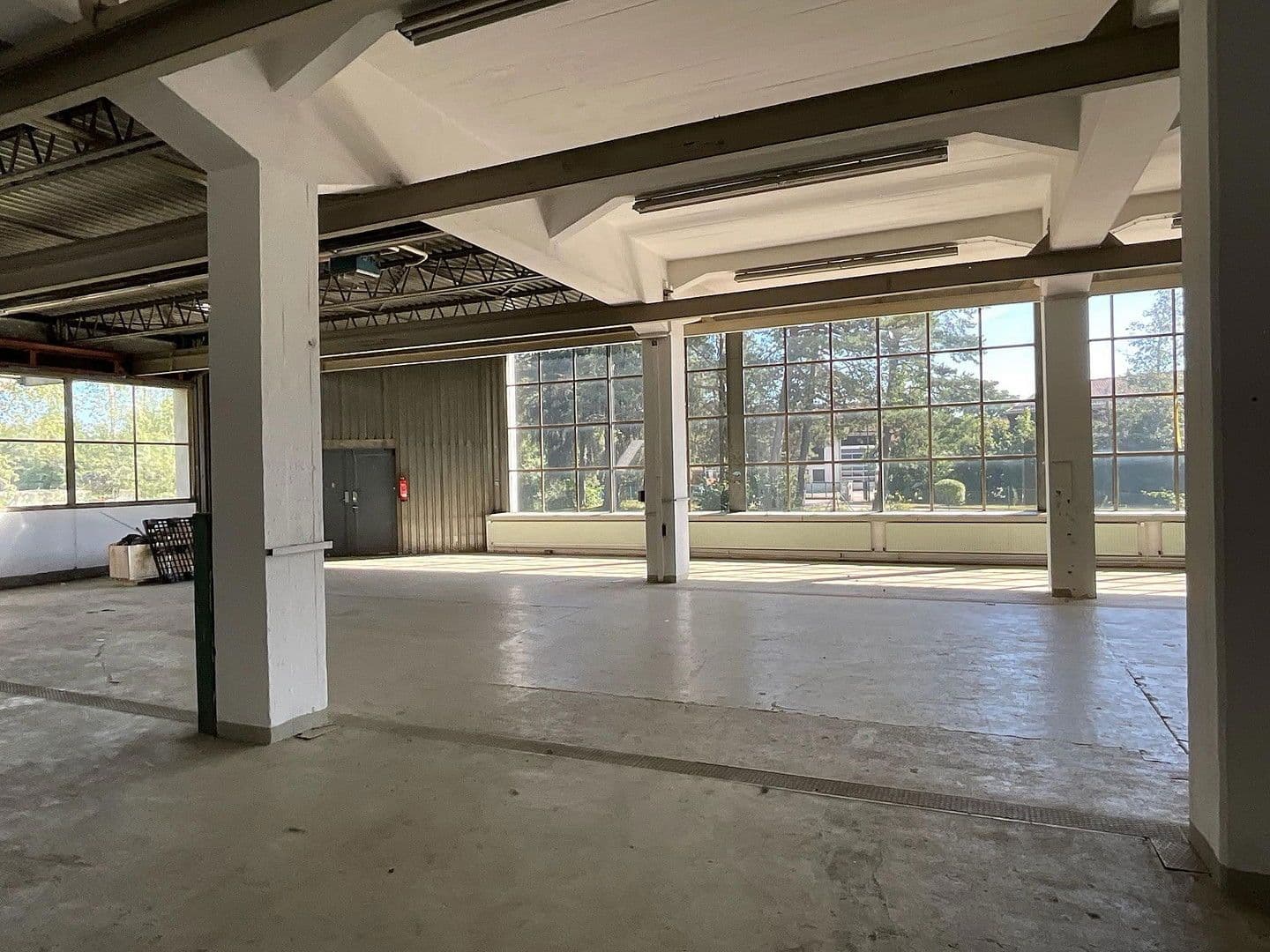 Prenájom nebytového priestoru 1.450 m², Geretsried, Bavorsko Prenájom nebytového priestoru 1.450 m², Geretsried, Bavorsko