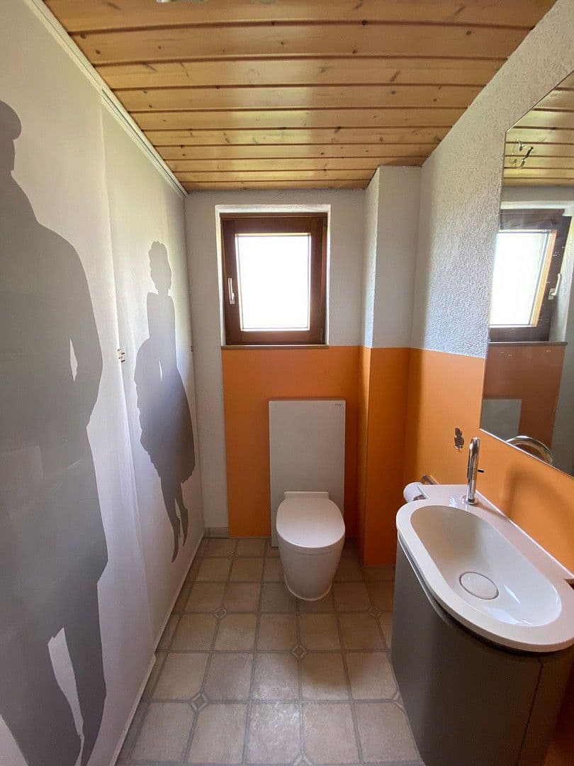 Prenájom bytu 4-izbový 126 m², Jestetten, Bádensko-Wurttembersko Prenájom bytu 4-izbový 126 m², Jestetten, Bádensko-Wurttembersko