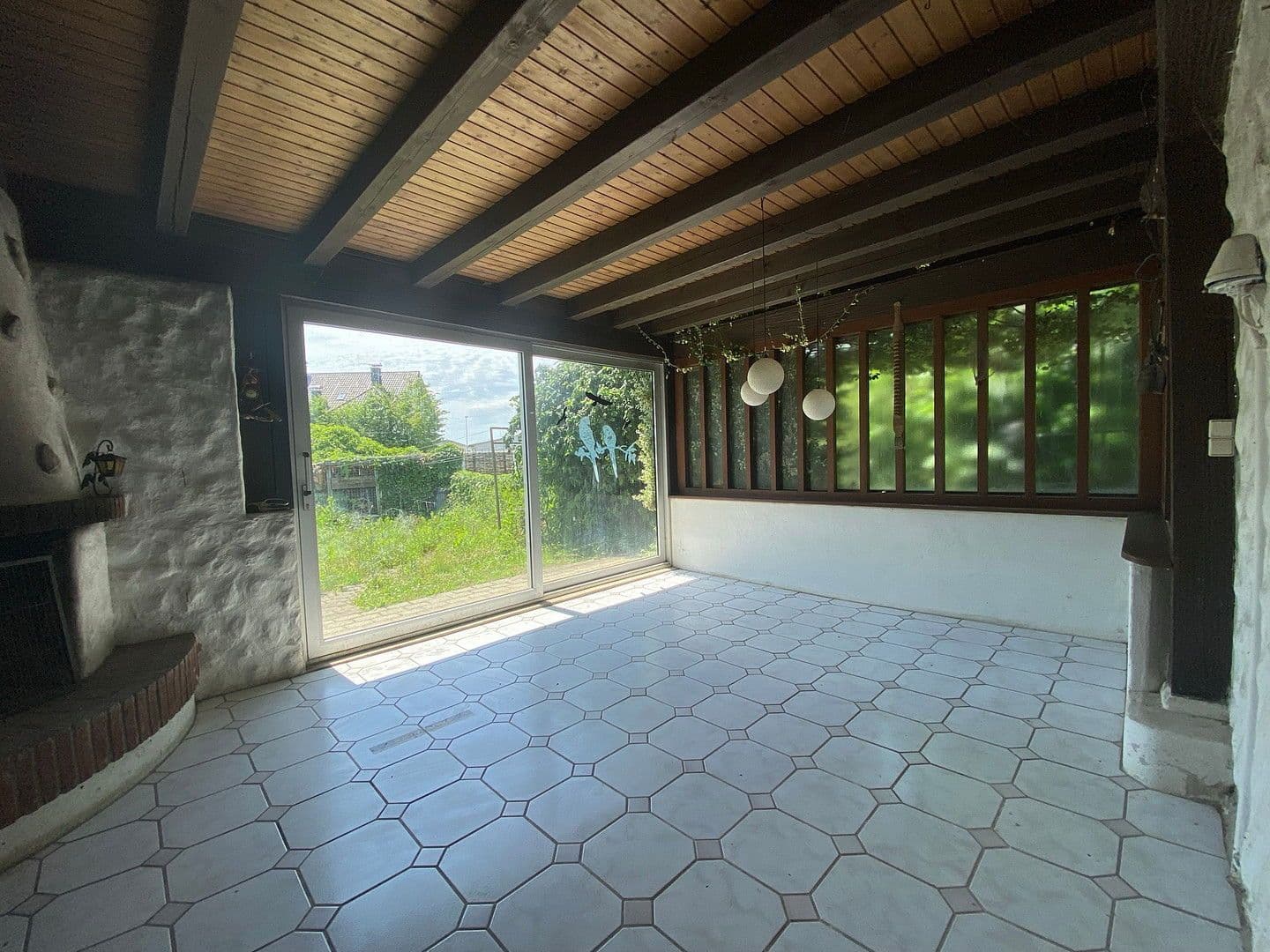 Prenájom bytu 4-izbový 126 m², Jestetten, Bádensko-Wurttembersko Prenájom bytu 4-izbový 126 m², Jestetten, Bádensko-Wurttembersko