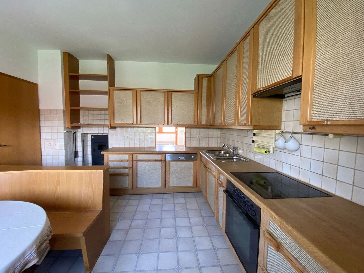 Prenájom bytu 4-izbový 126 m², Jestetten, Bádensko-Wurttembersko Prenájom bytu 4-izbový 126 m², Jestetten, Bádensko-Wurttembersko