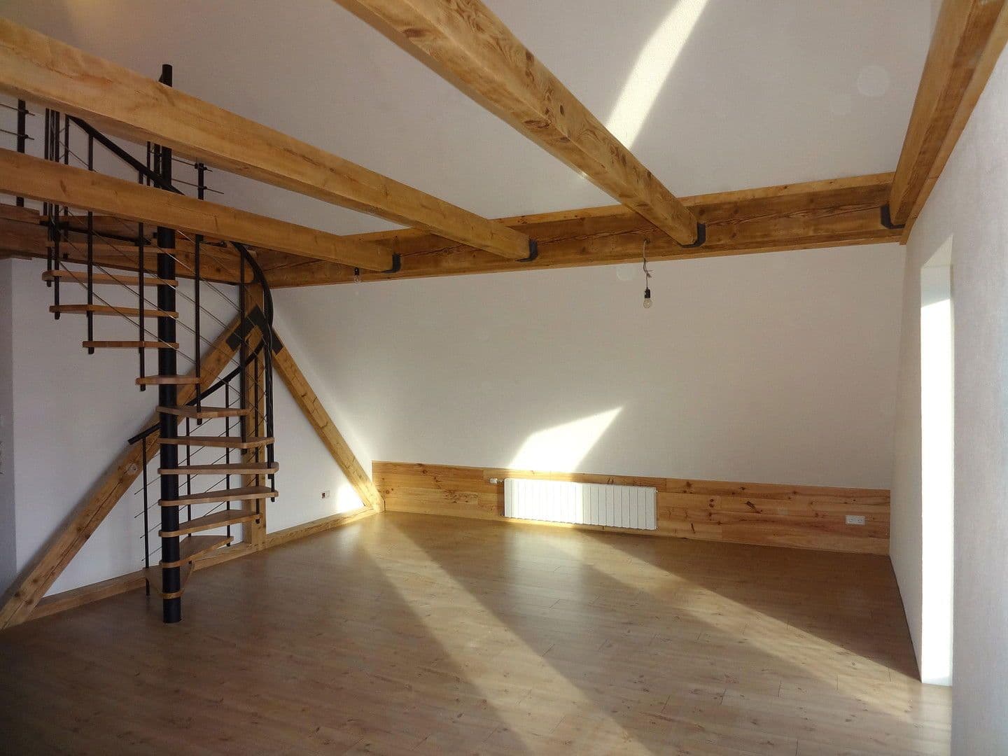 Prenájom bytu 3-izbový 107 m², Loßburg, Bádensko-Wurttembersko Prenájom bytu 3-izbový 107 m², Loßburg, Bádensko-Wurttembersko