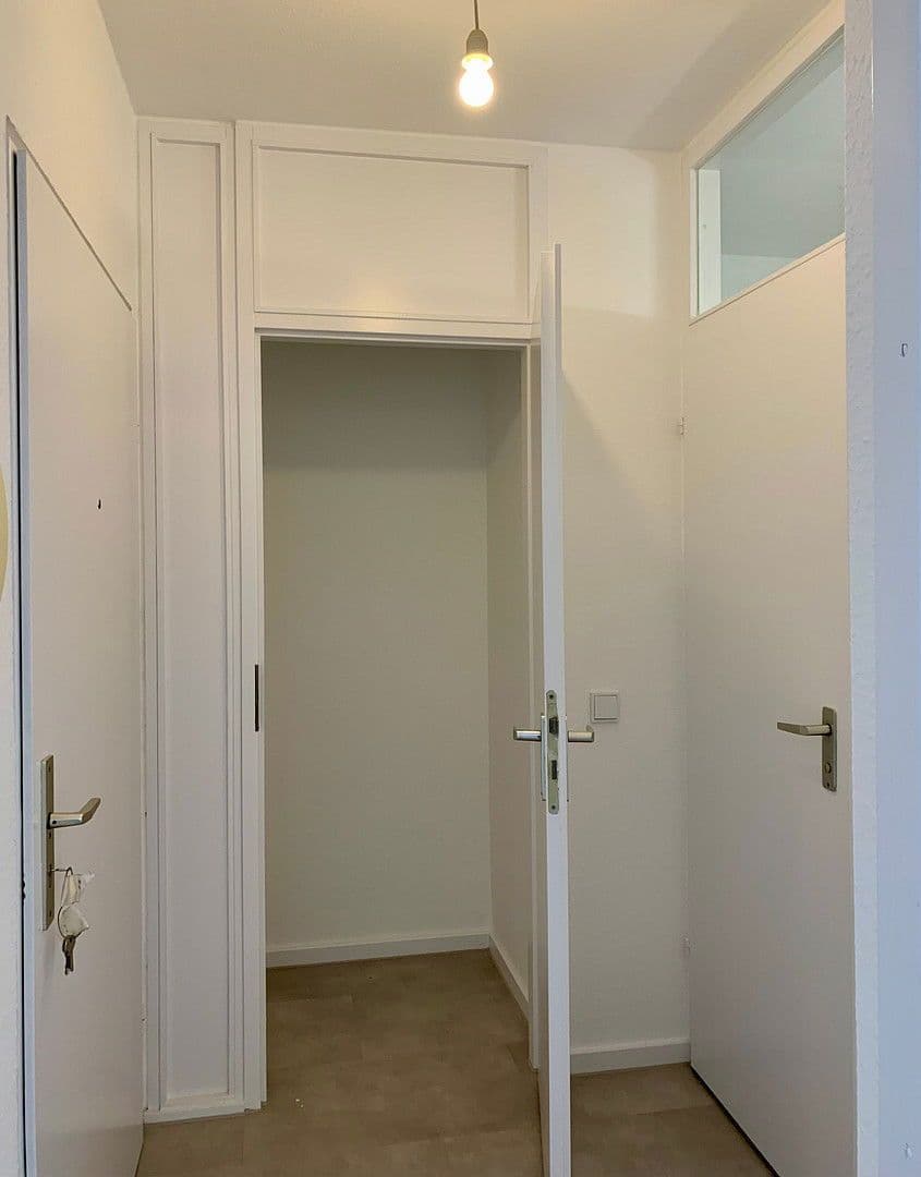 Prenájom bytu 1-izbový 50 m², Lübecker Str. 9, Köln Weiden, Severné Porýnie - Westfálsko Prenájom bytu 1-izbový 50 m², Lübecker Str. 9, Köln Weiden, Severné Porýnie - Westfálsko