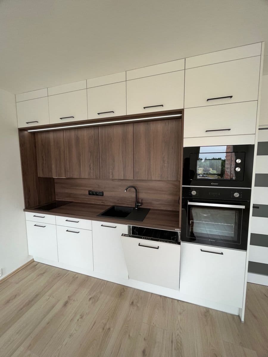 Prenájom bytu 1-izbový 31 m², Brněnská, Plzeň, Plzeňský kraj Prenájom bytu 1-izbový 31 m², Brněnská, Plzeň, Plzeňský kraj