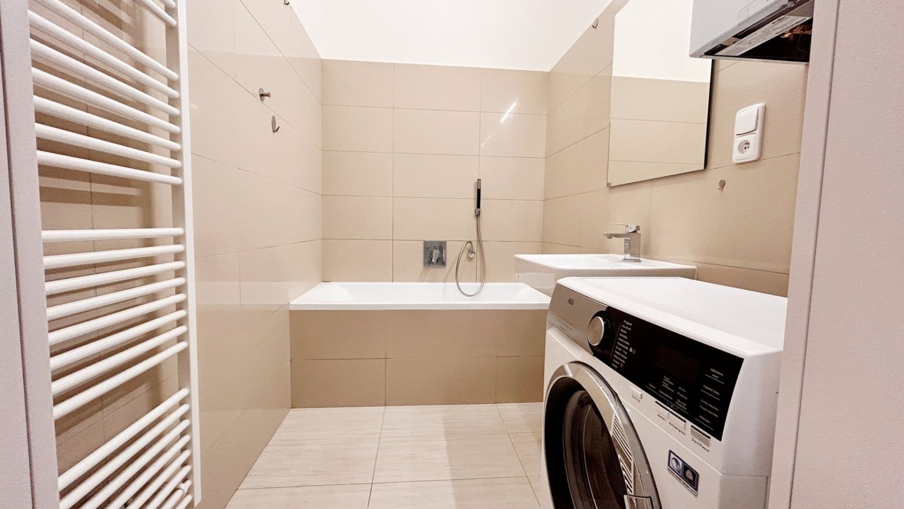 Prenájom bytu 2-izbový 47 m², Vltavská, Praha, Praha Prenájom bytu 2-izbový 47 m², Vltavská, Praha, Praha