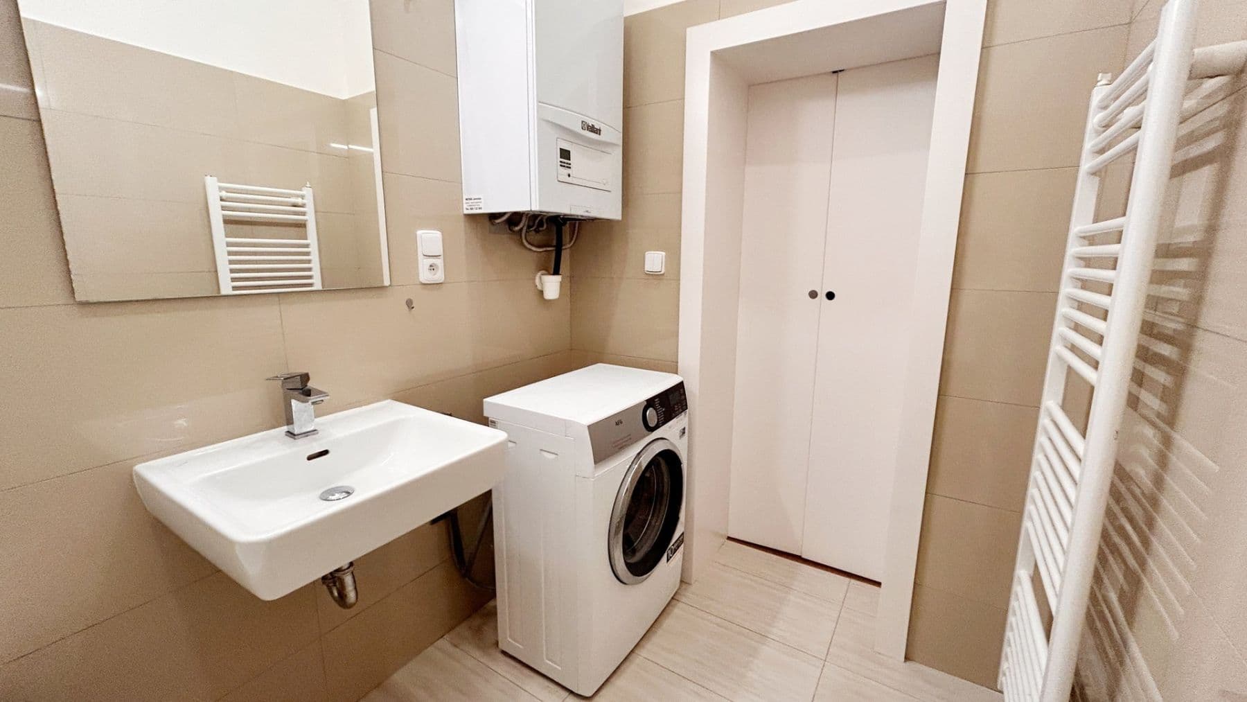 Prenájom bytu 2-izbový 47 m², Vltavská, Praha, Praha Prenájom bytu 2-izbový 47 m², Vltavská, Praha, Praha