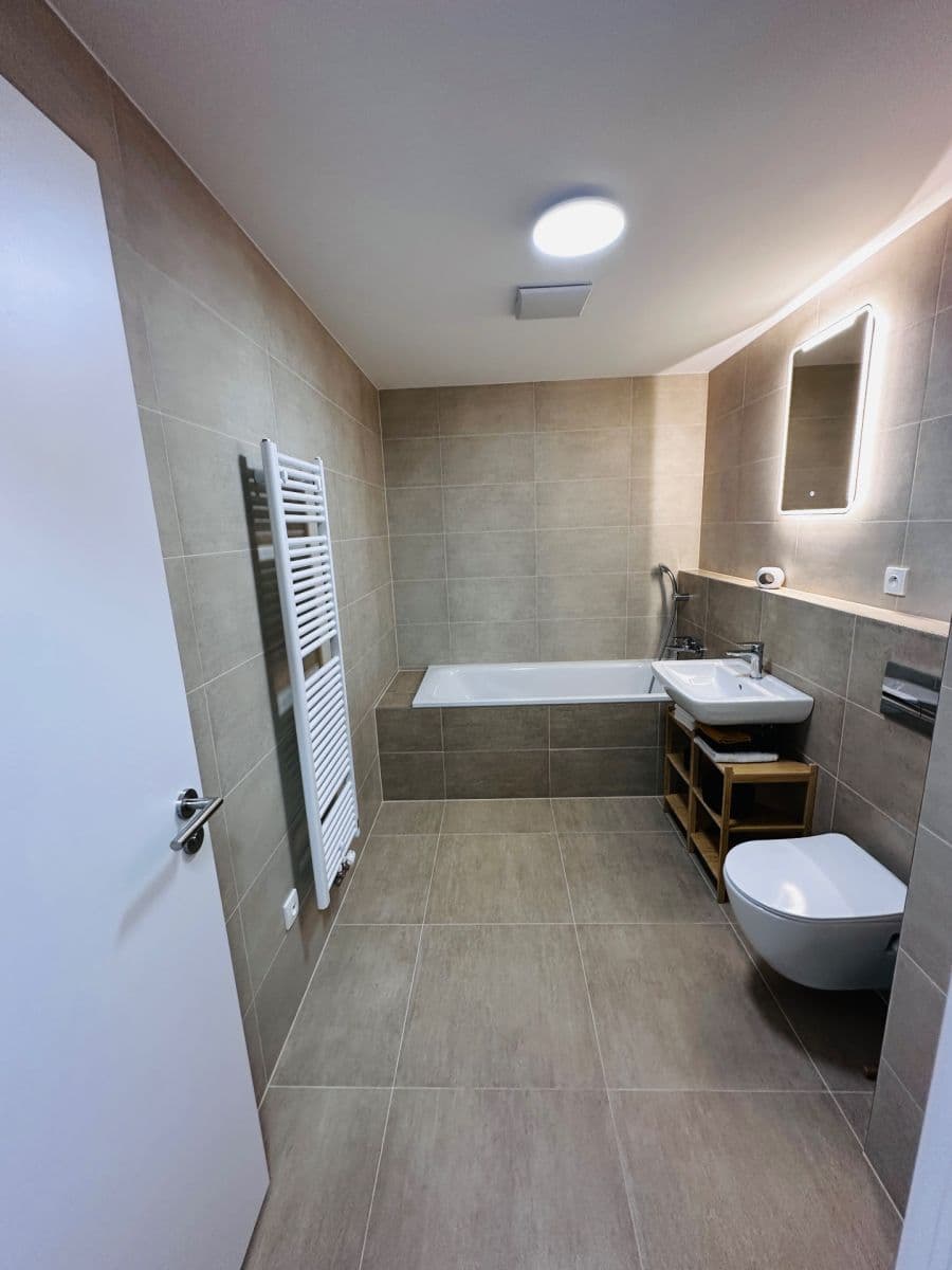 Prenájom bytu 1-izbový 38 m², Olgy Havlové, Praha, Praha Prenájom bytu 1-izbový 38 m², Olgy Havlové, Praha, Praha