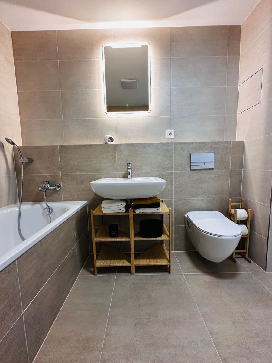 Prenájom bytu 1-izbový 38 m², Olgy Havlové, Praha, Praha Prenájom bytu 1-izbový 38 m², Olgy Havlové, Praha, Praha