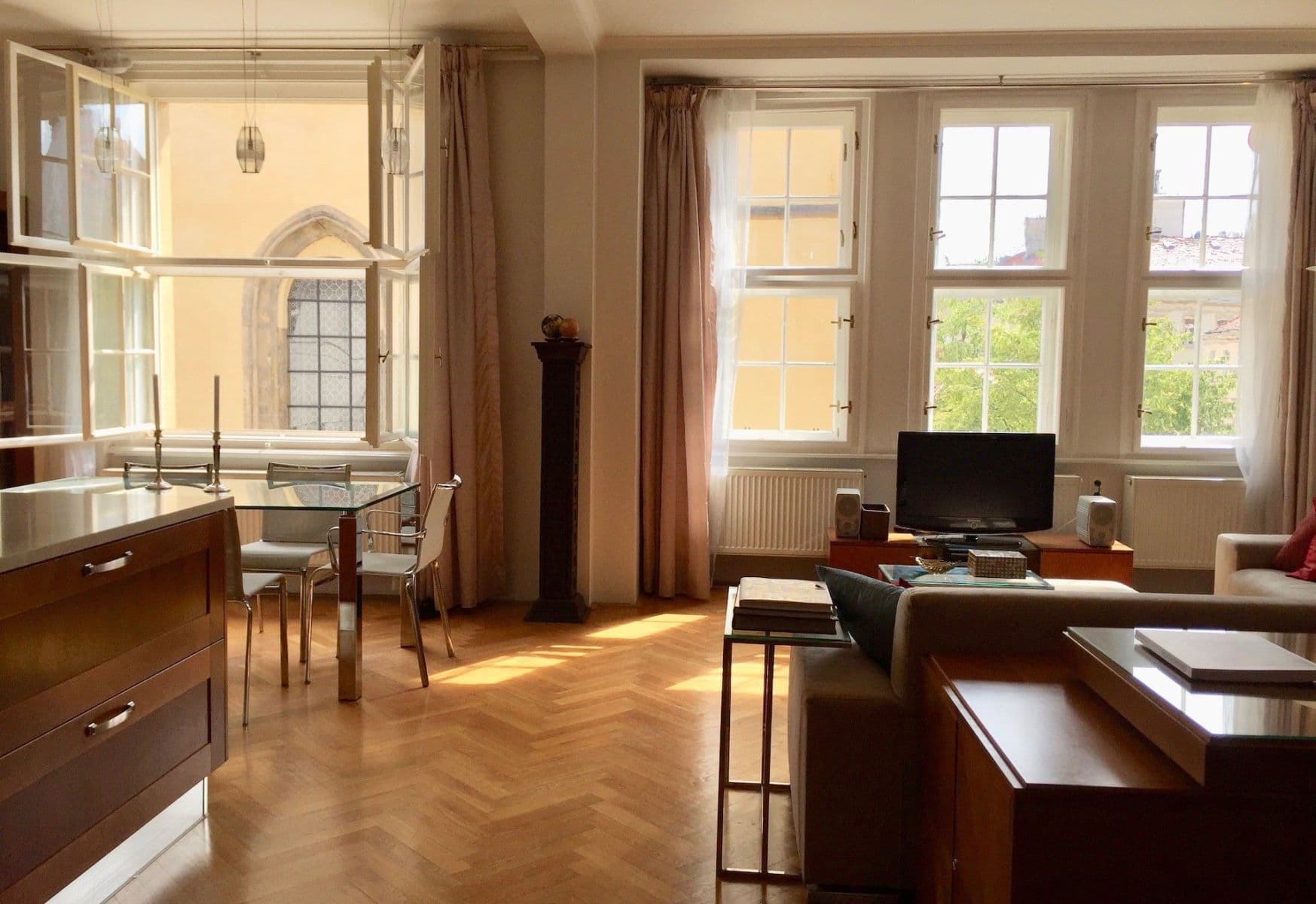 Prenájom bytu 95 m², Haštalská, Praha, Praha Prenájom bytu 95 m², Haštalská, Praha, Praha