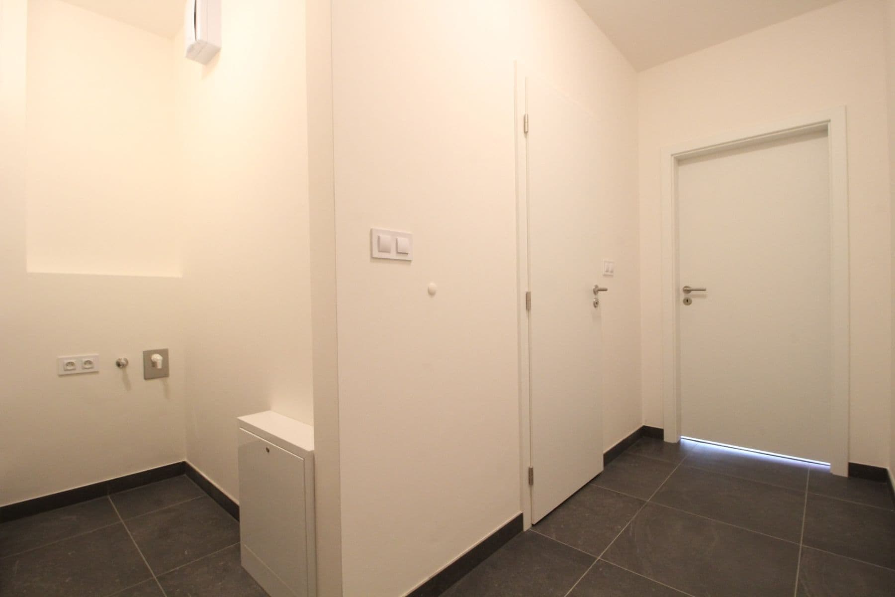 Prenájom bytu 1-izbový 43 m², Choceradská, Praha, Praha Prenájom bytu 1-izbový 43 m², Choceradská, Praha, Praha