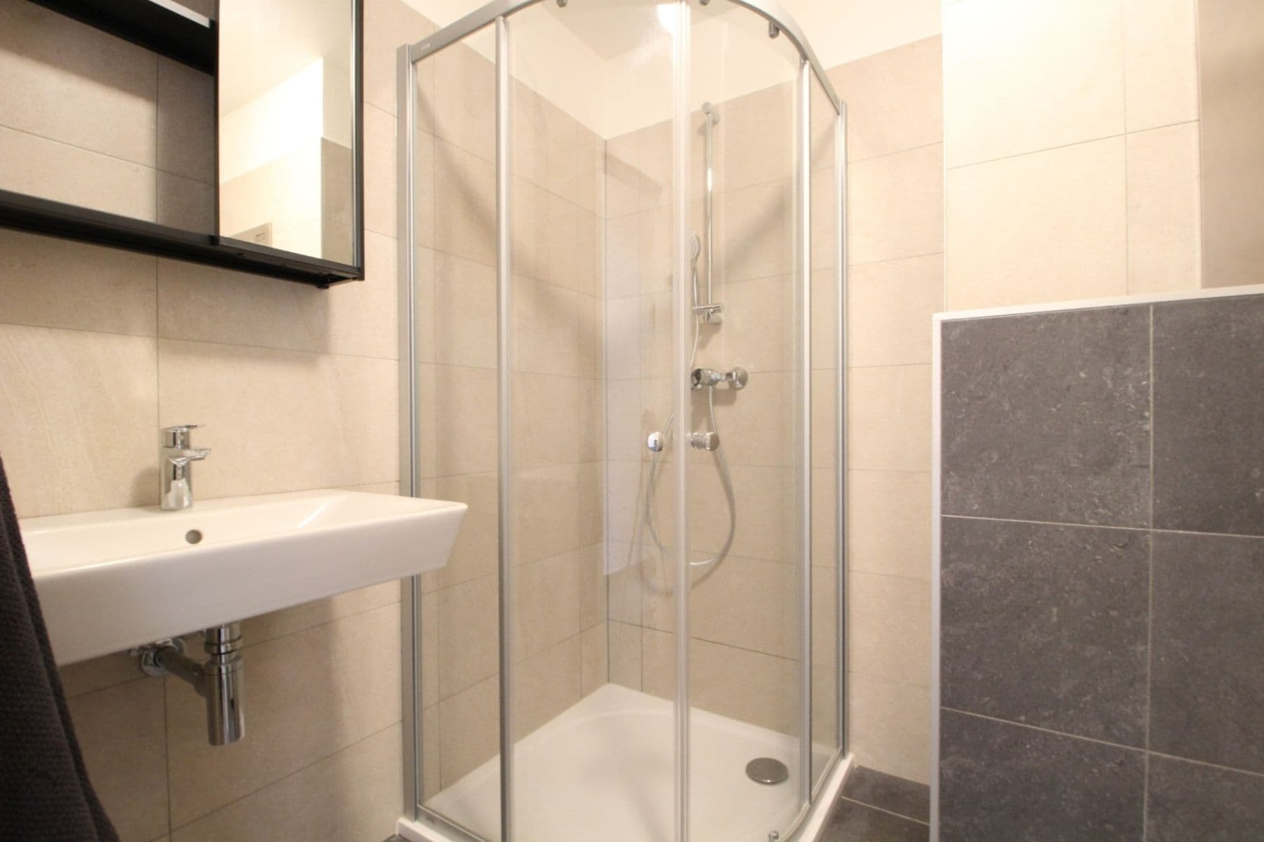 Prenájom bytu 1-izbový 43 m², Choceradská, Praha, Praha Prenájom bytu 1-izbový 43 m², Choceradská, Praha, Praha