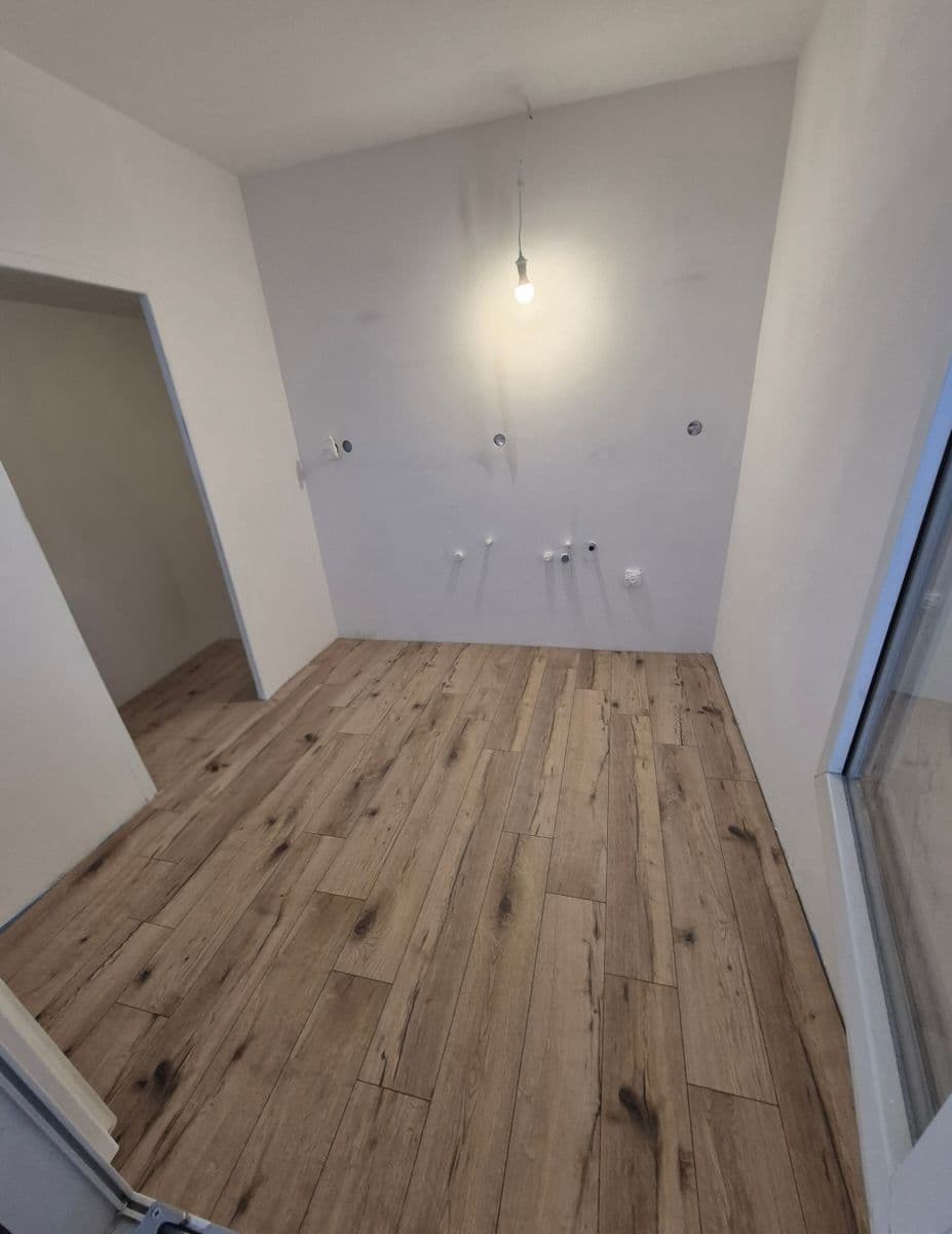 Predaj bytu 3-izbový 73 m², Průběžná, Praha, Praha Predaj bytu 3-izbový 73 m², Průběžná, Praha, Praha