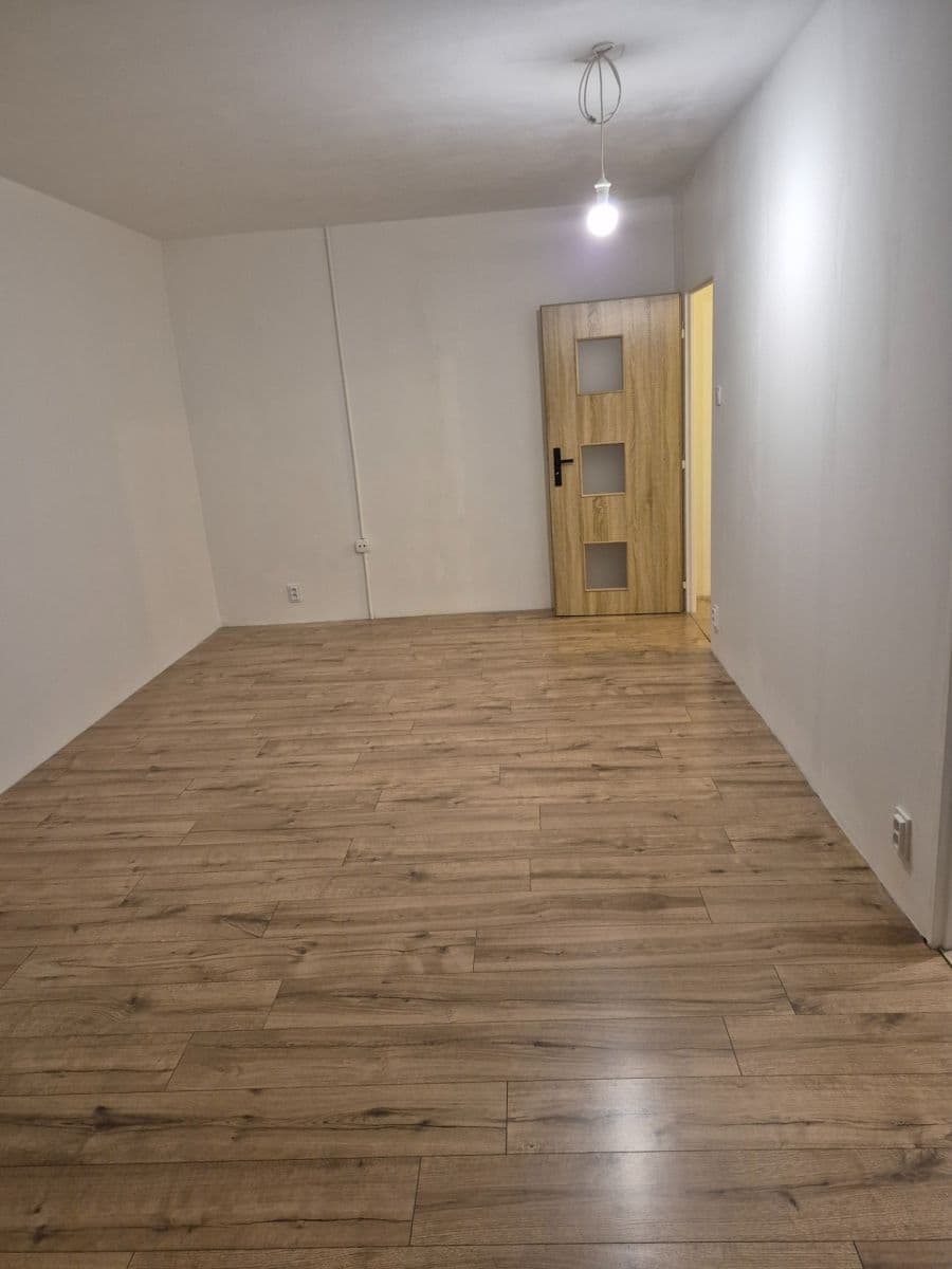 Predaj bytu 3-izbový 73 m², Průběžná, Praha, Praha Predaj bytu 3-izbový 73 m², Průběžná, Praha, Praha