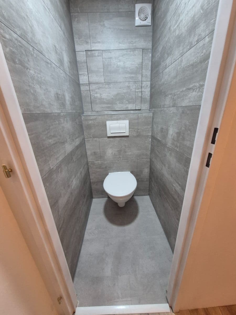 Predaj bytu 3-izbový 73 m², Průběžná, Praha, Praha Predaj bytu 3-izbový 73 m², Průběžná, Praha, Praha