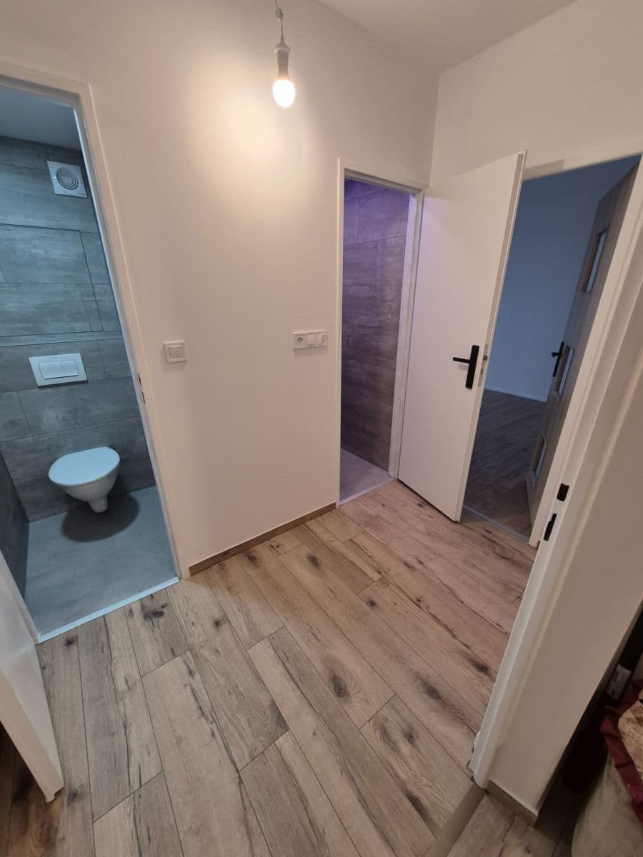 Predaj bytu 3-izbový 73 m², Průběžná, Praha, Praha Predaj bytu 3-izbový 73 m², Průběžná, Praha, Praha