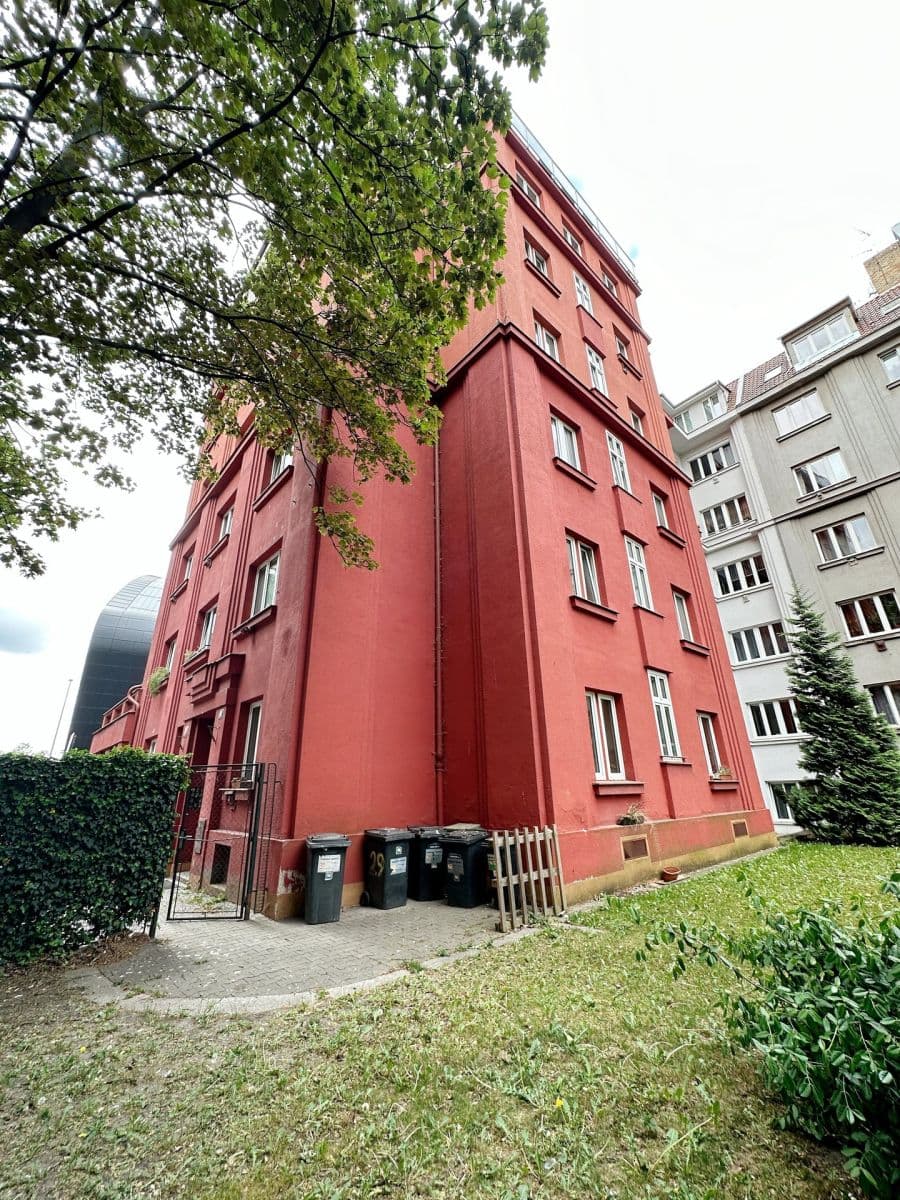 Prenájom bytu 2-izbový 66 m², Tusarova, Praha, Praha Prenájom bytu 2-izbový 66 m², Tusarova, Praha, Praha