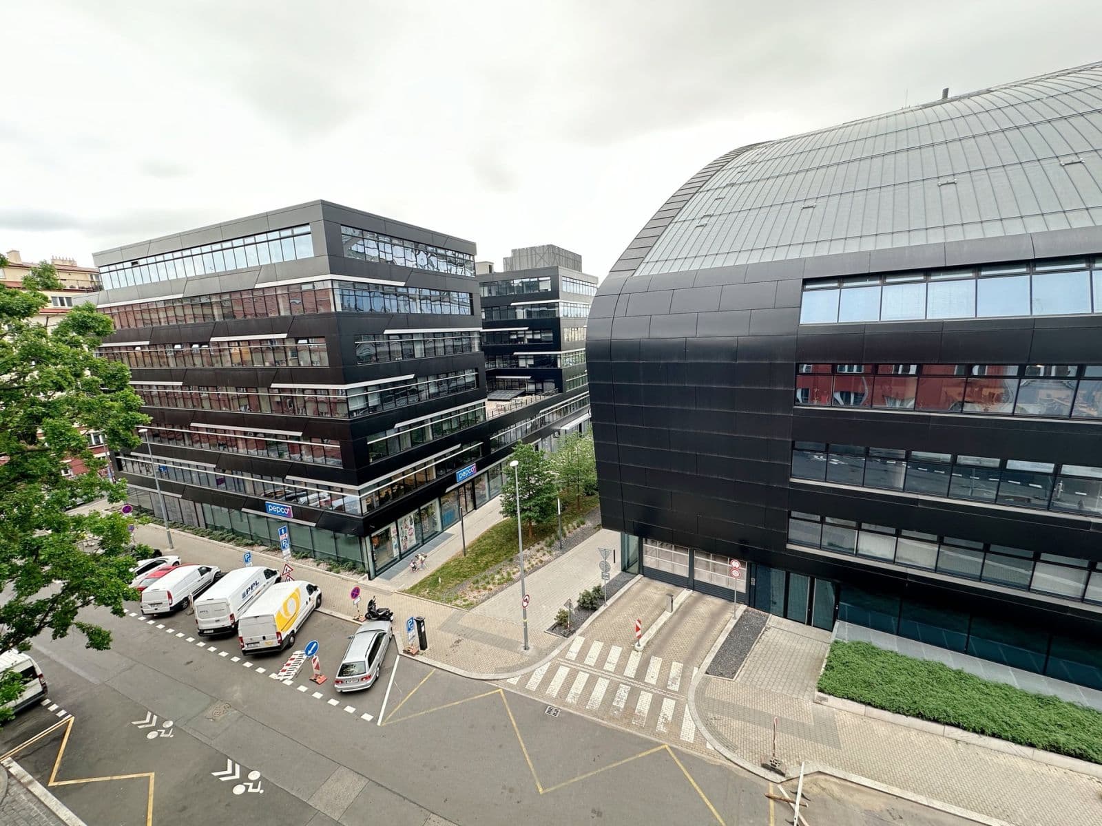 Prenájom bytu 2-izbový 66 m², Tusarova, Praha, Praha Prenájom bytu 2-izbový 66 m², Tusarova, Praha, Praha